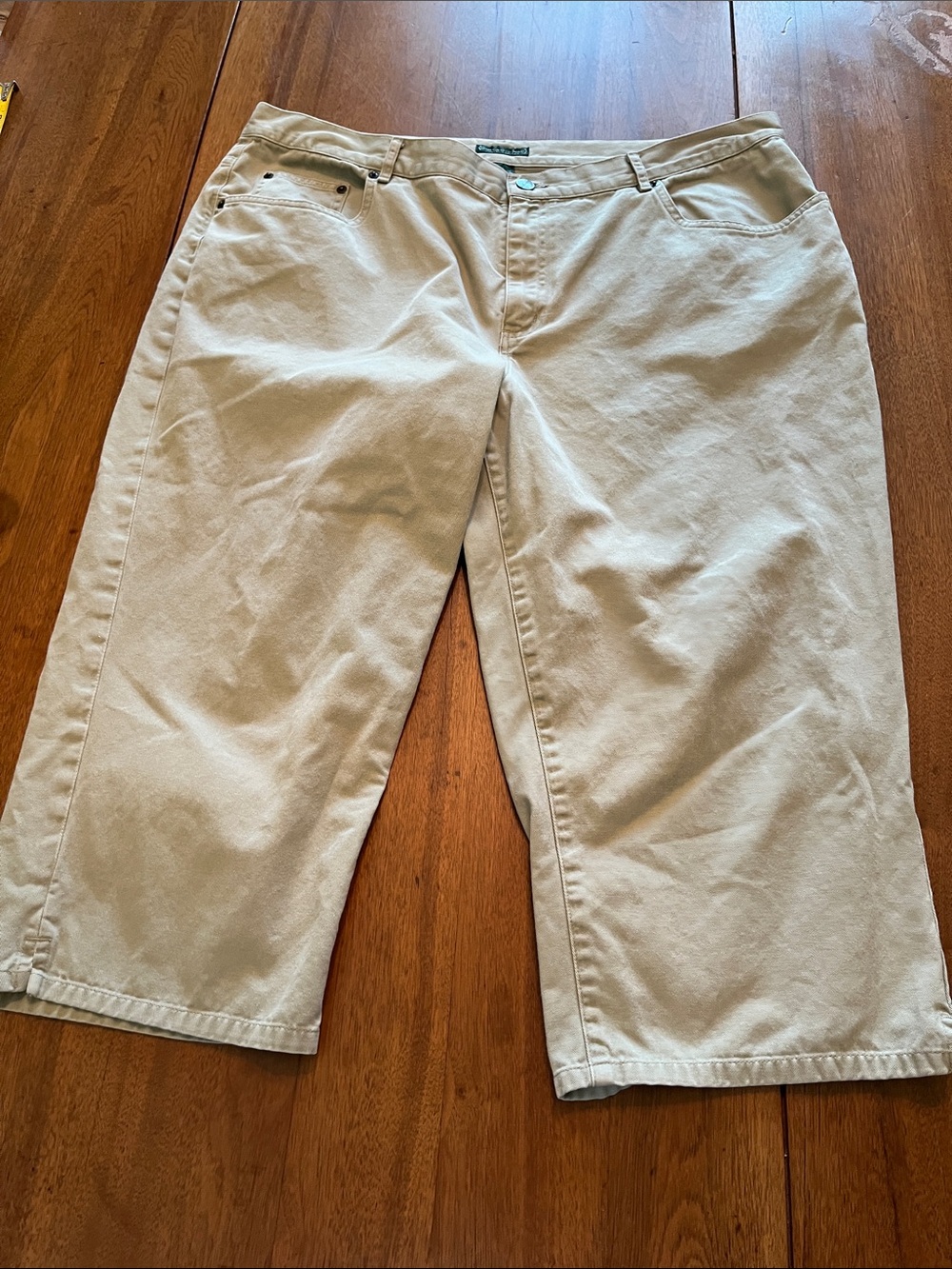 Ralph Lauren Women’s Capri Jeans Subcategory Identification